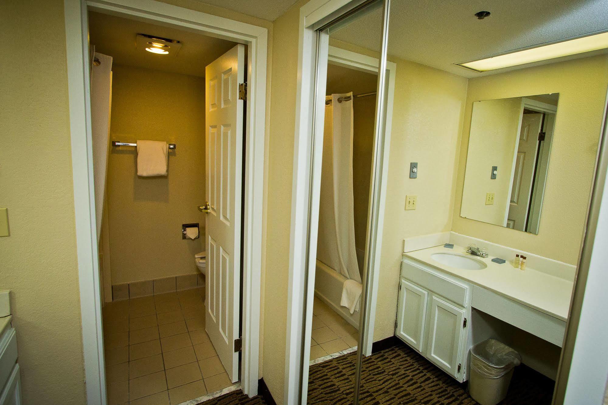 Suburban Extended Stay Hotel Omaha Esterno foto