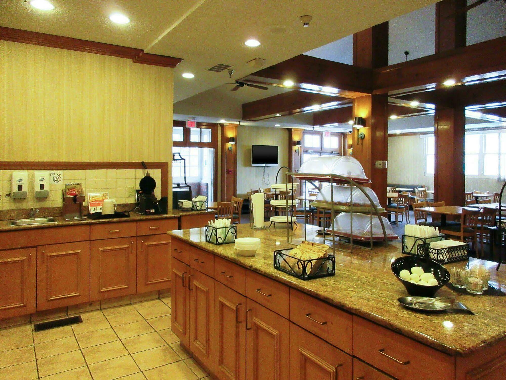 Suburban Extended Stay Hotel Omaha Esterno foto